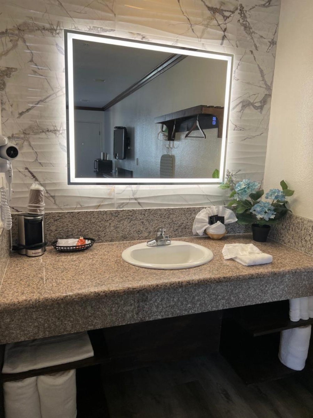 Room image 2